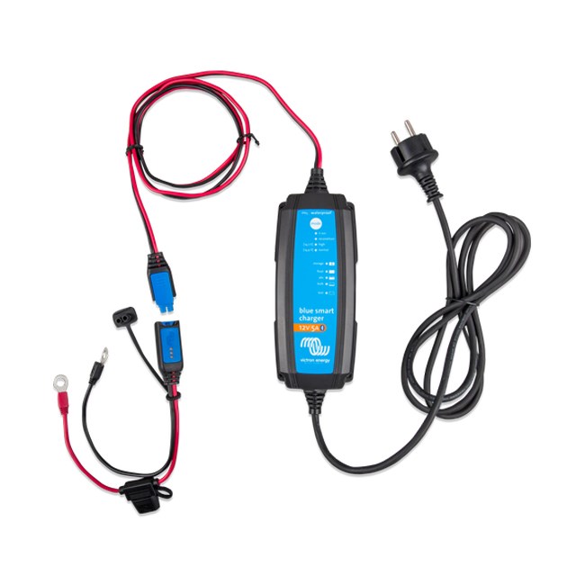 Blue Smart IP65 Charger 12/7(1) 230V UK Retail