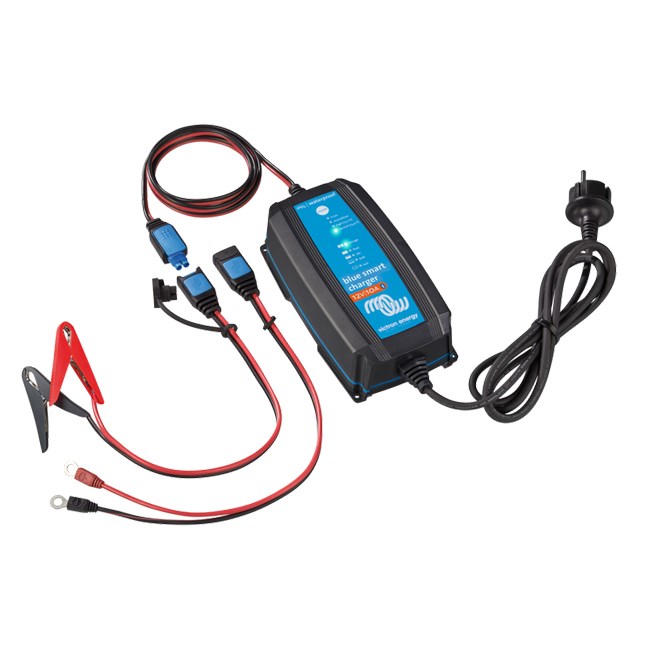 Blue Smart IP65 Charger 12/10(1) 230V UK